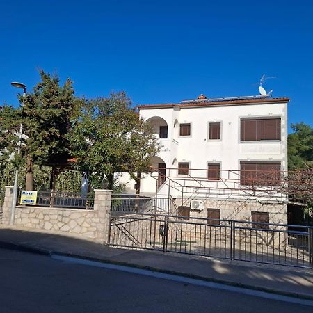 Apartments Vila Tisa Mali Lošinj Dış mekan fotoğraf