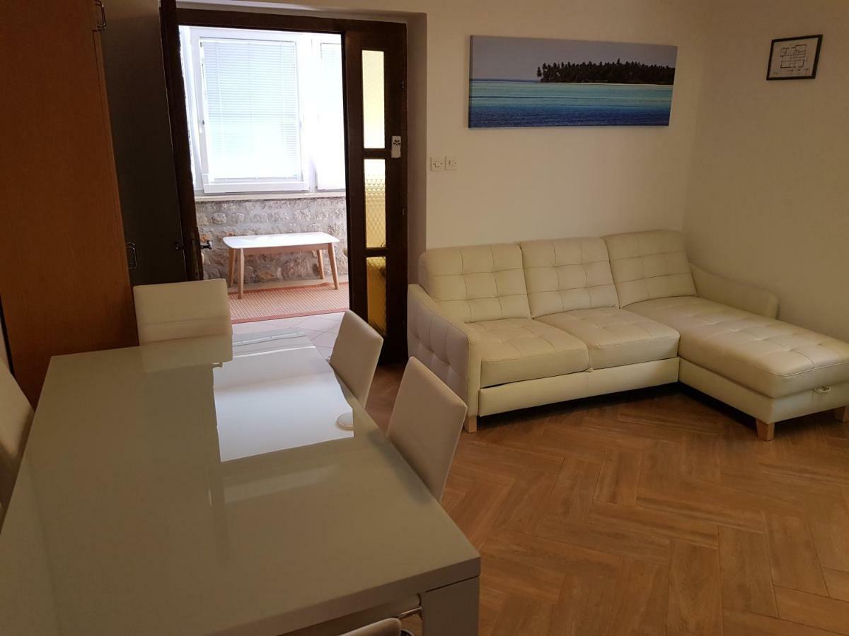 Apartments Vila Tisa Mali Lošinj Dış mekan fotoğraf